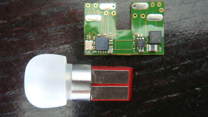 SPLIT - bezprzewodowe słuchawki z pomysłowym kontrolerem split (3)