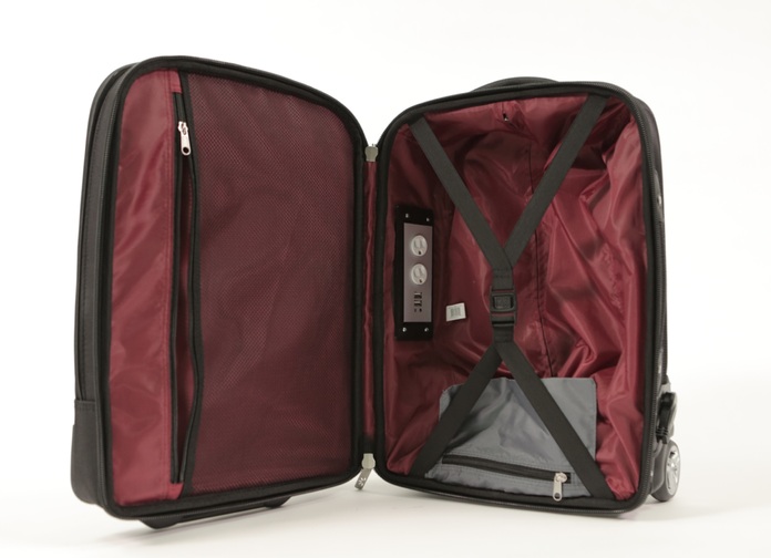 GoPlug - dodatkowe zasilanie umieszczone w torbie podróżnej GoPlug