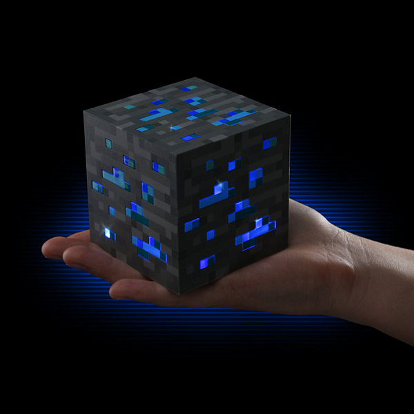 minecraft_light-up_diamond_block_inhand