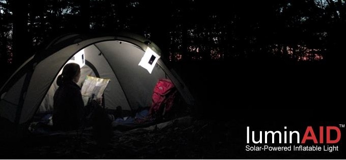 LuminAID Solar – niewielka, ekologiczna lampka solarna LuminAID Solar - niewielka, ekologiczna lampka solarna