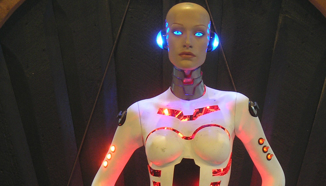 Robot Girl – pomysłowa stacja dokująca do iPhone Robot Girl - pomysłowa stacja dokująca do iPhone