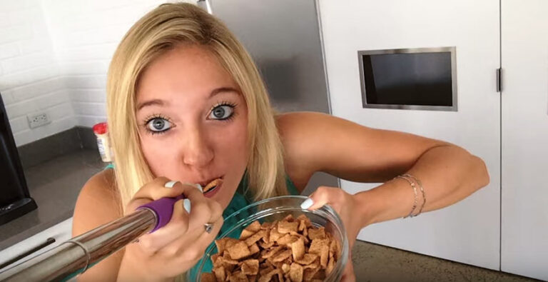 Cinnamon Toast Crunch Selfie Spoon – łyżka do selfie Cinnamon Toast Crunch Selfie Spoon - łyżka do selfie