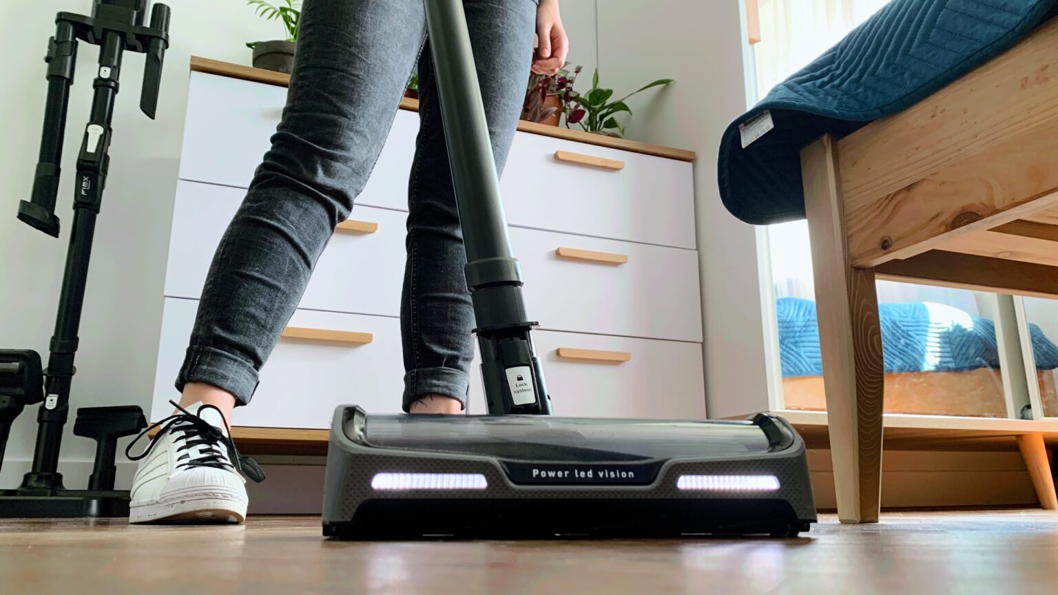 Gorąca okazja, z której trzeba skorzystać! Można kupić odkurzacz pionowy znanej marki Gorąca okazja, z której trzeba skorzystać! Można kupić odkurzacz pionowy znanej marki