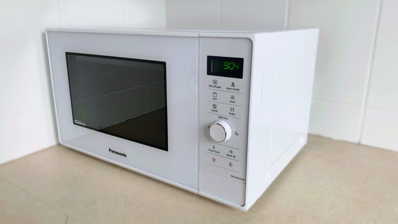 Kuchenka mikrofalowa Panasonic NN-GD34HW Fot. Magda Pilarczyk