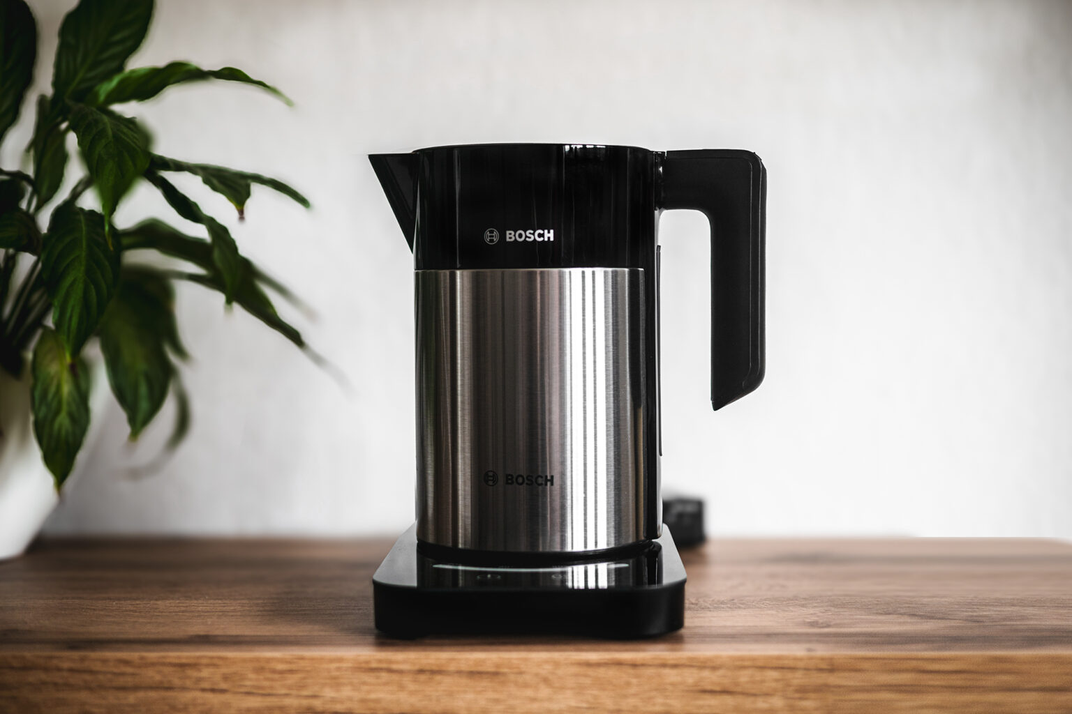 Ranking czajników elektrycznych z regulacją temperatury, 5 najlepszych modeli BOSCH TWK 7203 Ranking czajników elektrycznych z regulacją temperatury