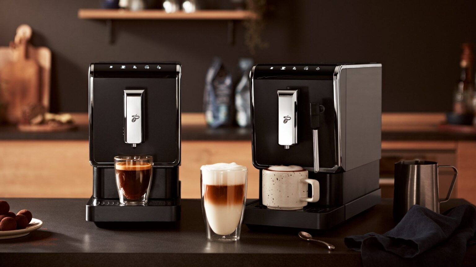 Tani, ale dobry automatyczny ekspres do kawy? Przedstawiam najlepszych kandydatów do 1500 złotych automatyczny ekspres do kawy tchibo esperto latte ekspozycja