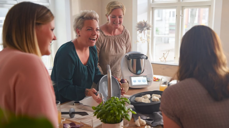 Nowy samochód, czy Thermomix TM7? Ile może kosztować nowy sprzęt od firmy Vorwerk? Prezentacja robota Thermomix