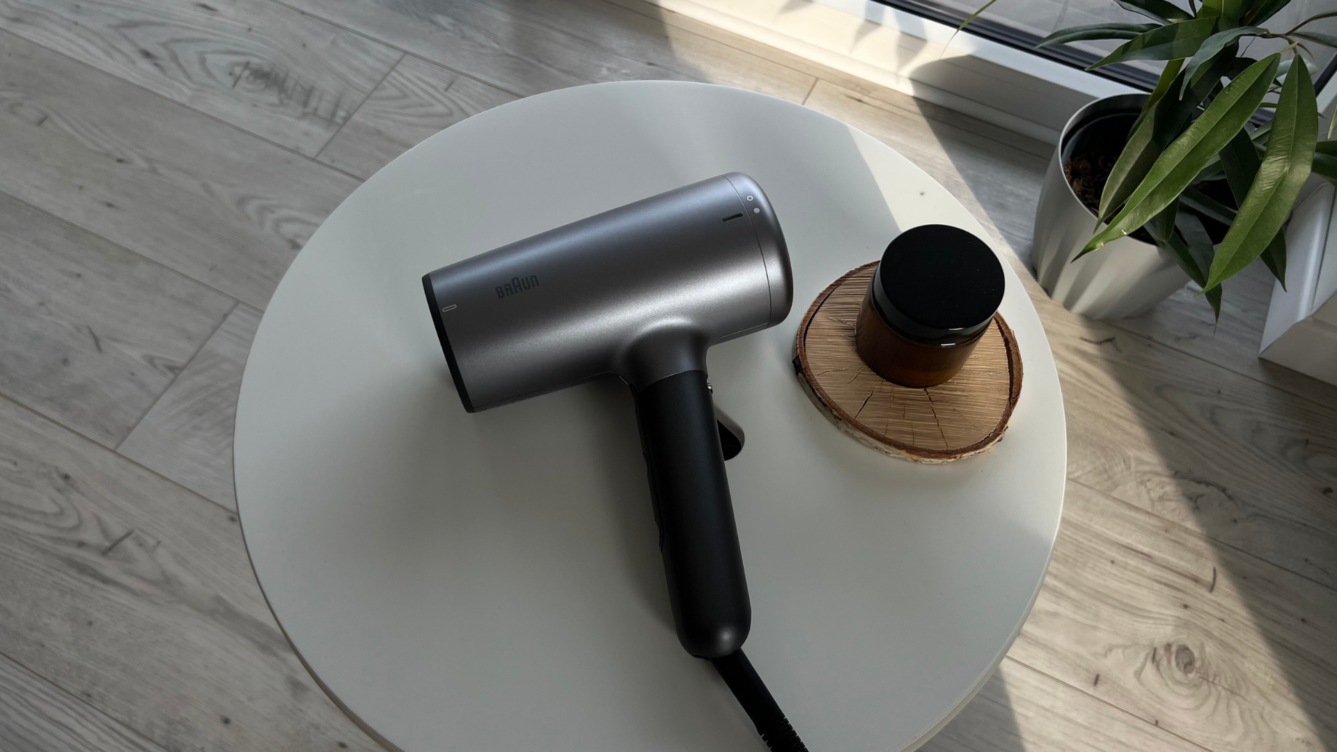 Suszarka do włosów Braun BRHD435E - czy ujarzmi moje niesforne loki? Suszarka do włosów Braun BRHD435E