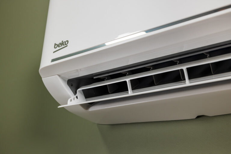 Klimatyzator Beko za niemal 1000 zł mniej i z darmowym montażem?! Media Expert oszalało Klimatyzator typu split Beko BEHPG 125/BEHPG 126 na ścianie.