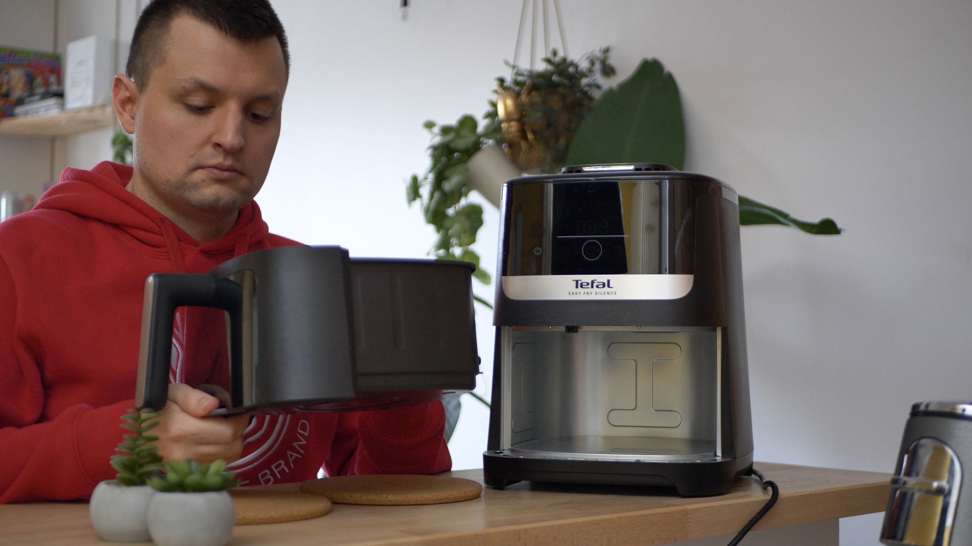 Tylko Tefal o tym pomyślał. Nowa i doskonalsza generacja Air Fryer’a może namieszać