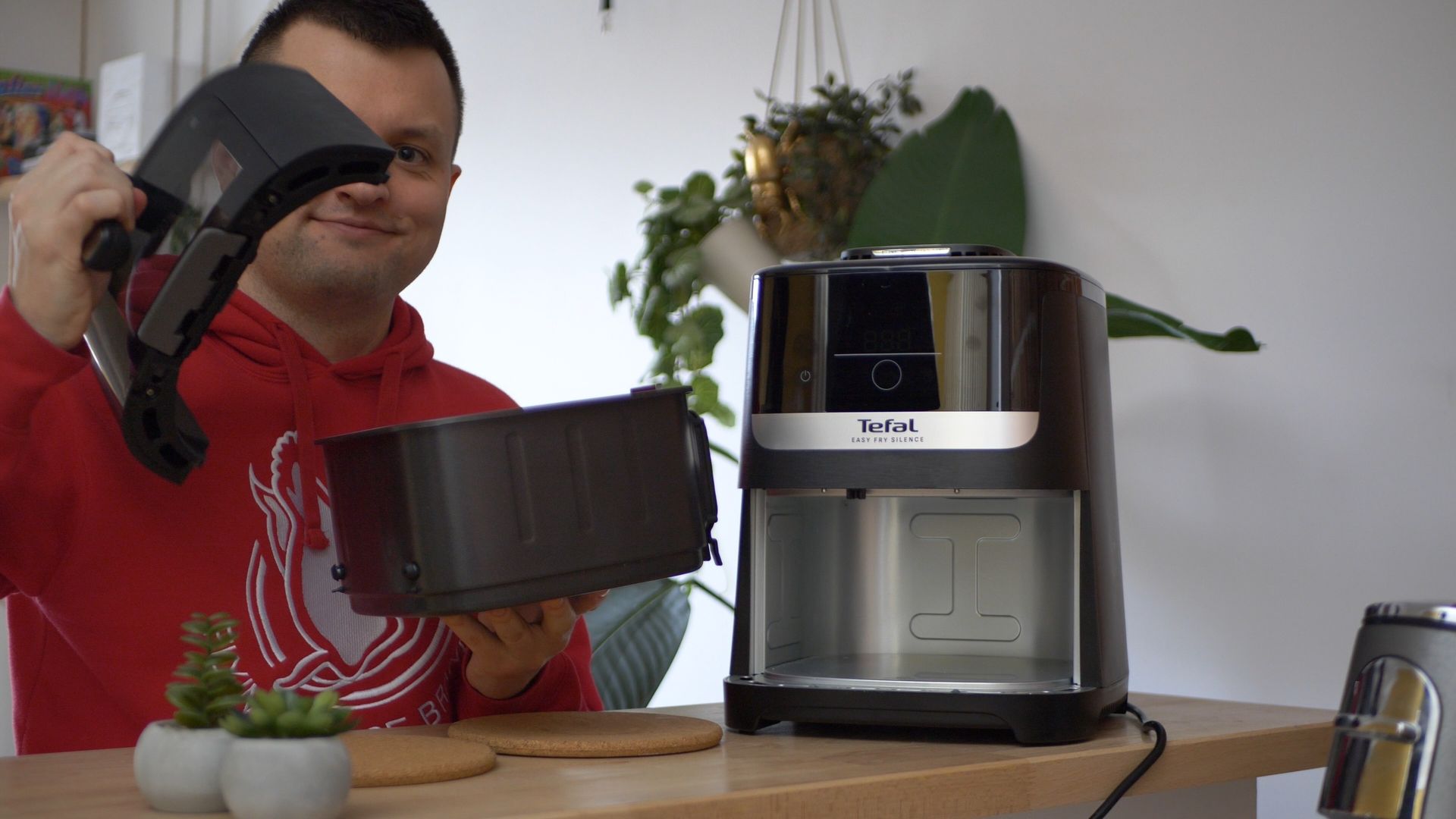 Tylko Tefal o tym pomyślał. Nowa i doskonalsza generacja Air Fryer’a może namieszać