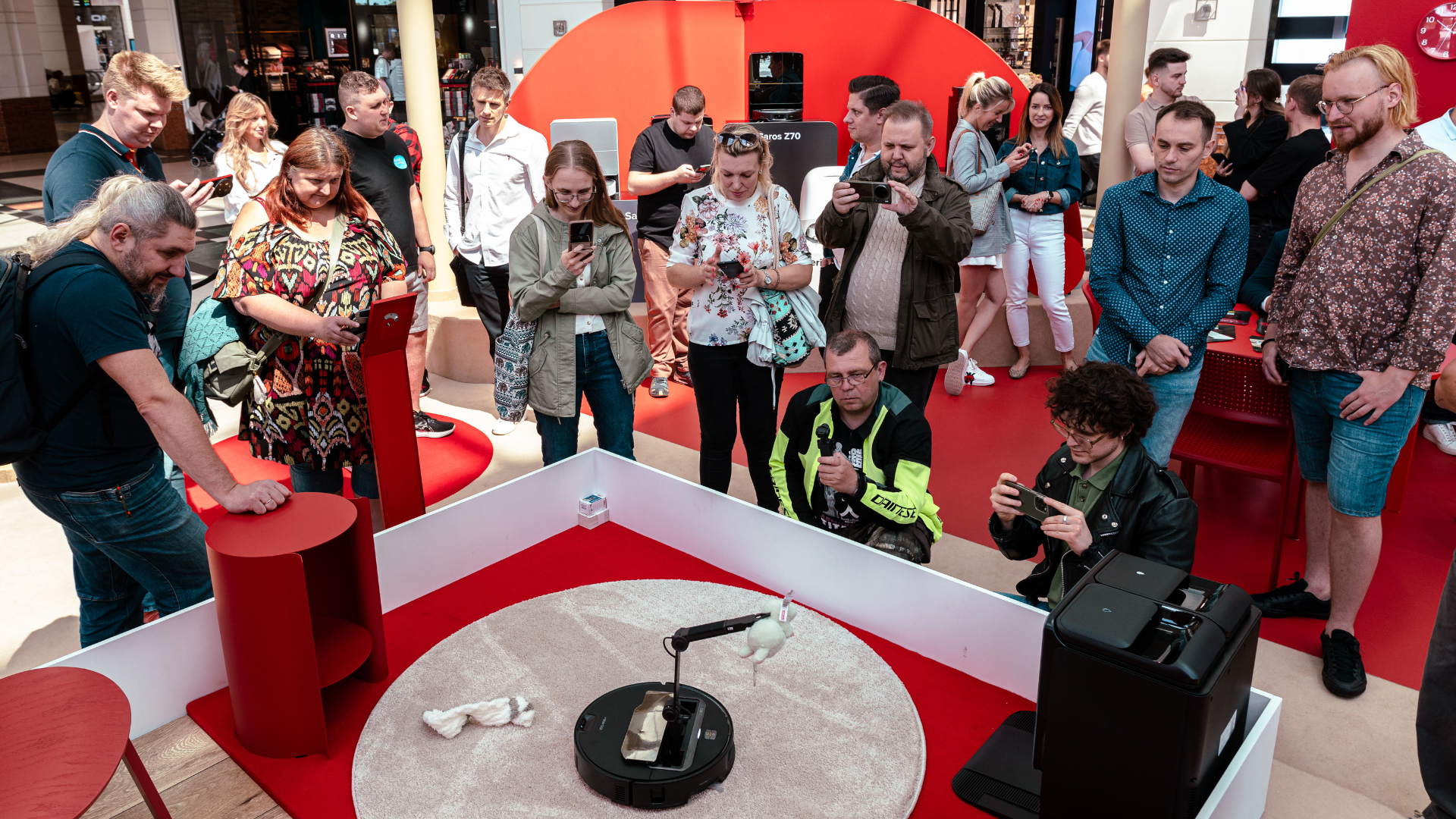 Byłem na premierze Roborock Saros Z70 w Arkadii! To nie jest zwykły robot sprzątający Roborock Saros Z70