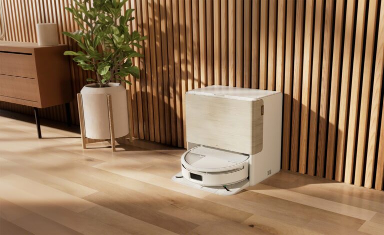 Roomba Max 705 Combo ze stacją AutoWash w kolorze białym w salonie.