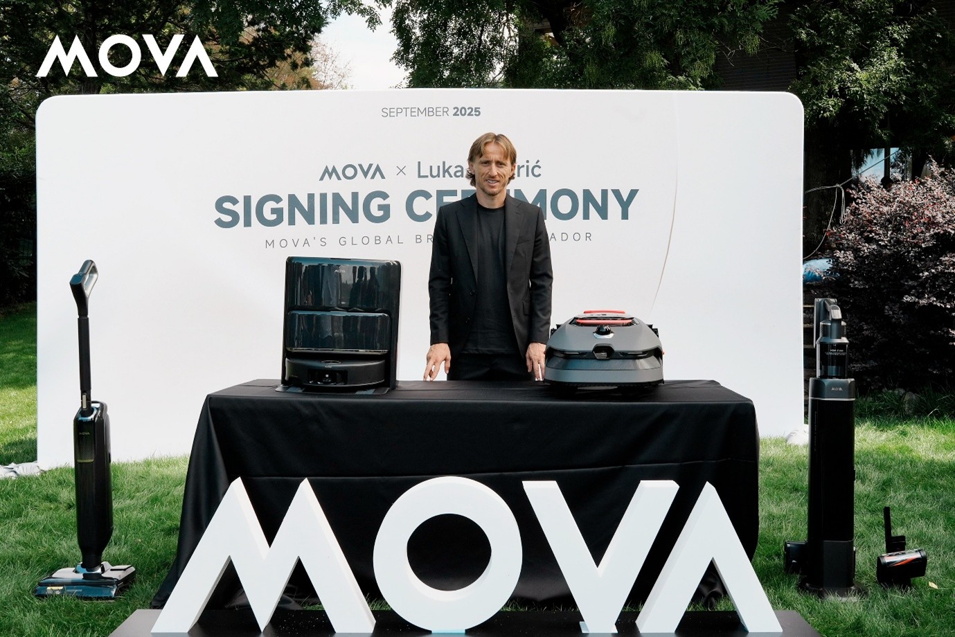 Co ma FIFA do odkurzania? Luka Modrić nową twarzą marki MOVA! MOVA x Luka Modrić