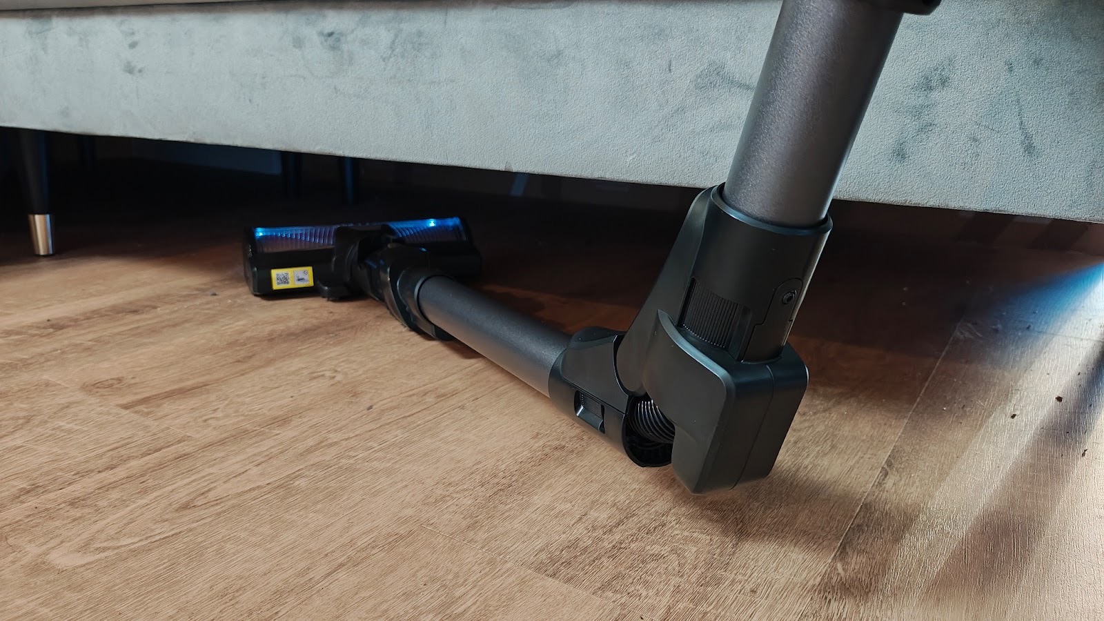 Zginane ramię Flex odkurzacza bezprzewodowego Tefal X-Force Flex 14.80.