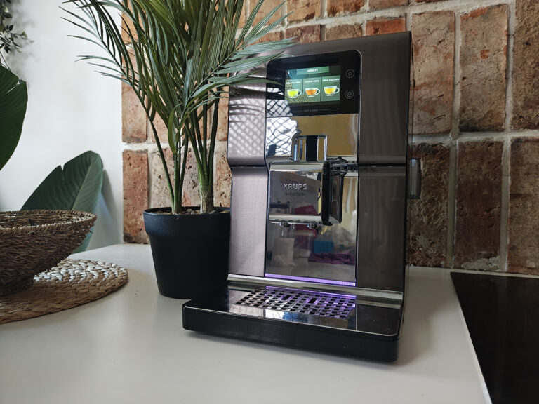 O co chodzi z ekspresami Krups Hot&Cold? Hot&Cold EA879N