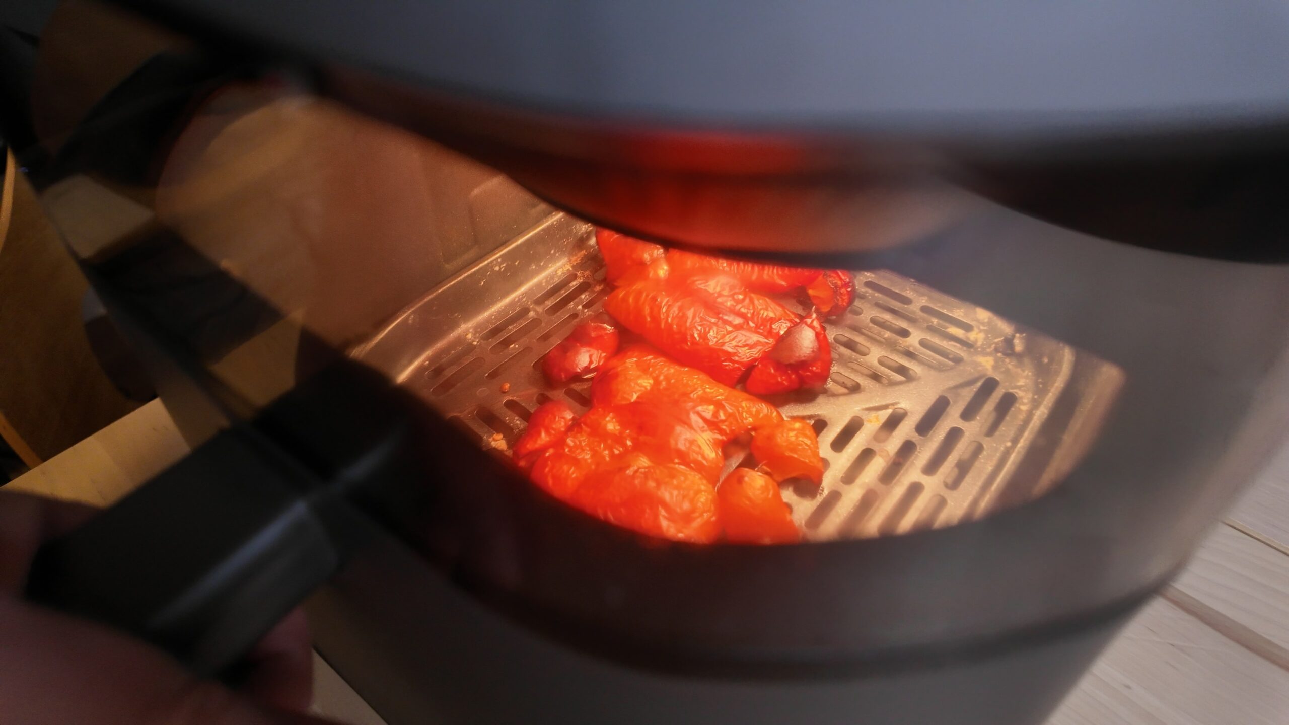 Tefal zrobił coś nowego. I nie, nie chodzi o kolejną kieszeń Tefal zrobił coś nowego. I nie, nie chodzi o kolejną kieszeń